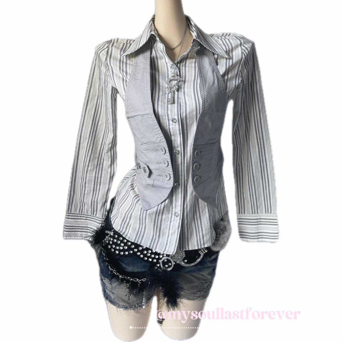 Vintage Ayilian Sgirl brand archive aesthetic heart clasp vest - Mysoullastforever